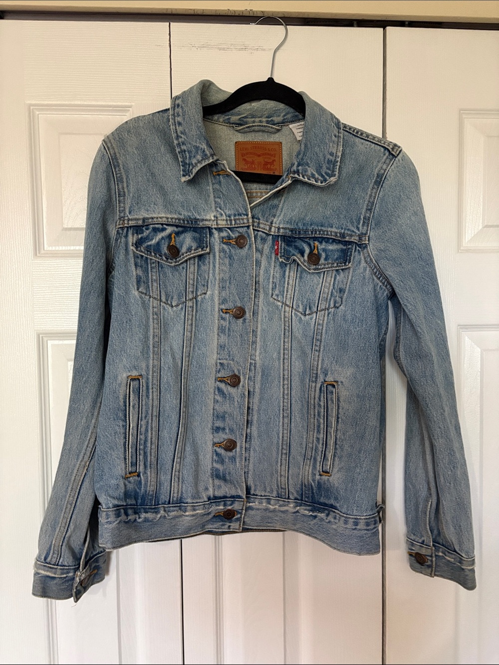 Levi's Women's Original Trucker Denim Jacket 29945-0004 Light Wash M